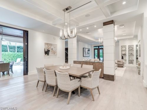 336 1st Ave, Naples FL  34102-5905 exterior