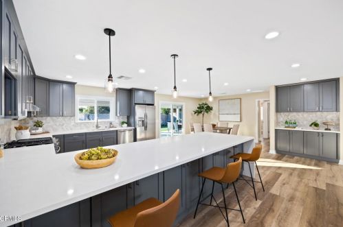 911 Greenpark Ave, Covina CA  91724-2124 exterior