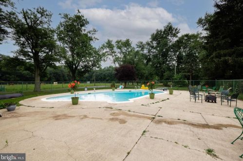 1412 Old Indian Mills Rd, Southampton NJ  08088-9441 exterior