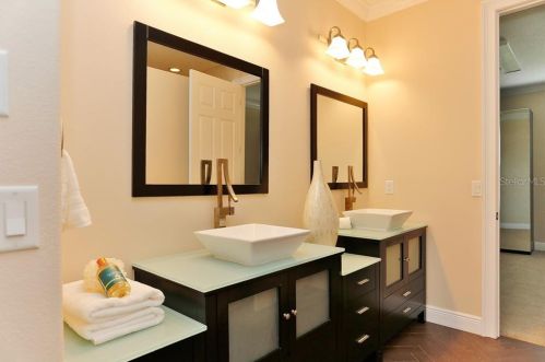 2641 Grand Lakeside Dr, Palm Harbor FL  34684-1028 exterior