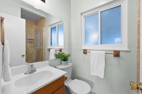 2114 Caddington Dr, Palos Verdes Estates CA  90275-2015 exterior