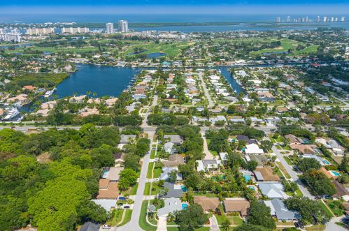 2602 Pepperwood Cir, West Palm Beach FL  33410-5249 exterior