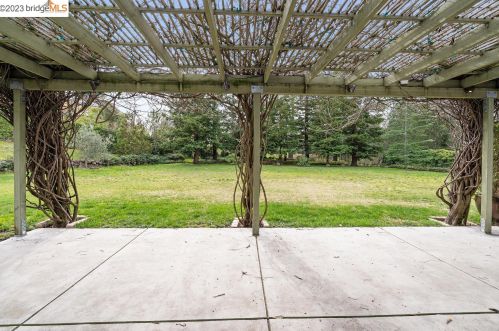 8 Rae Dr, Orinda CA  94563-4360 exterior