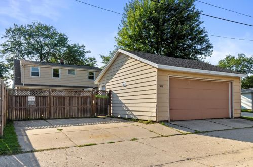 5050 20th St, Milwaukee WI 53233-2506 exterior