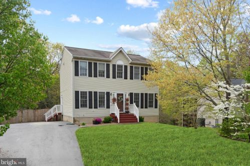 8804 Dundee Dr, Fredericksburg, VA 22408-8727