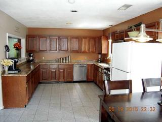 70 Pilgrim Ave, Coventry, RI 02816-4209