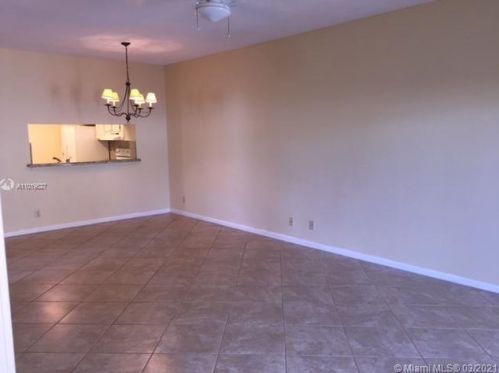 122 Cypress Point Dr, West Palm Beach, FL 33418-7134