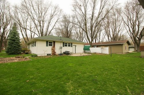 1005 14th St, Willmar MN  56201-2928 exterior