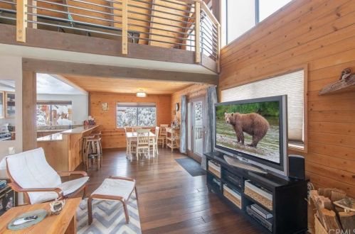 1113 Chimney Peak Rd, Big Bear City CA  92314-8871 exterior