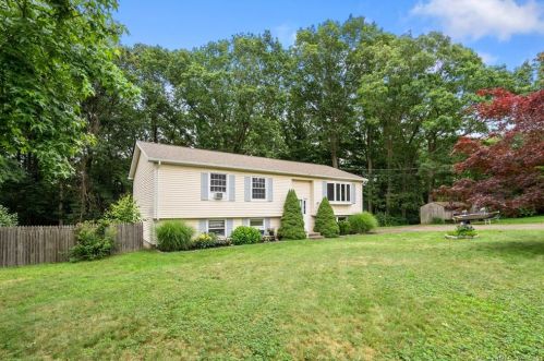 46 Ric Ct, North Branford, CT 06471-1237