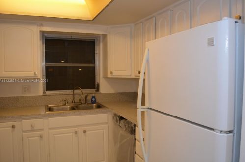 2833 Crosley Dr, West Palm Beach, FL 33415-8674