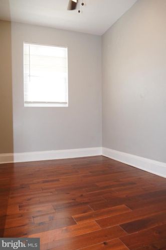 6156 Lindbergh Blvd, Philadelphia PA 19153-3018 exterior