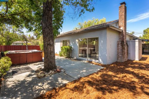 4 Lagunita Ct, Pacheco, CA 94553-3040