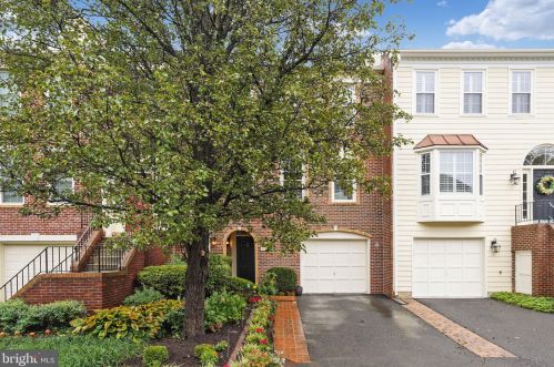 6833 Mclean Province Cir, Falls Church, VA 22043-1672