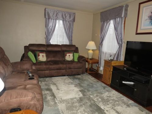 312 Montana Ave, New Kensington, PA 15068-2942