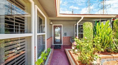 449 169th St, Long Beach, CA 90746-1102