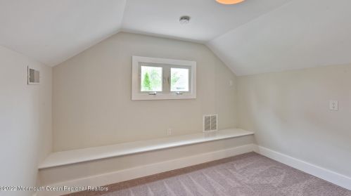 95 Roosevelt Cir, Tinton Falls NJ  07701-5824 exterior