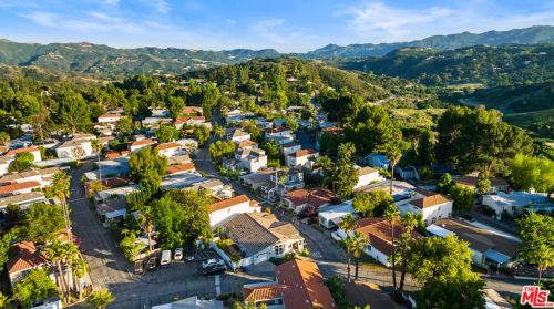 154 Navajo Ln, Topanga CA  90290-4451 exterior