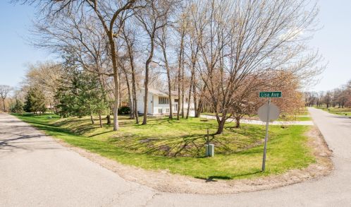 1801 Kari St, Alex, MN 56308-8543