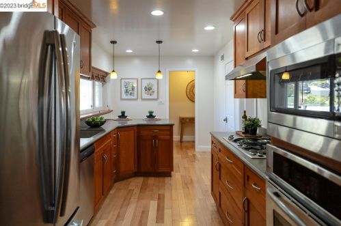 677 Briergate Way, Hayward CA  94544-7201 exterior