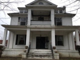 602 Poplar St, Paris, TN 38242-3440
