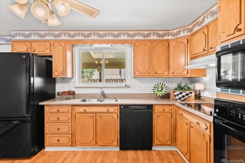 8180 Tpke Dr, Westminster CO 80031-4329 exterior