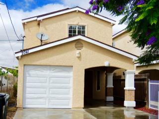 2041 Piru St, Compton, CA 90222-3524