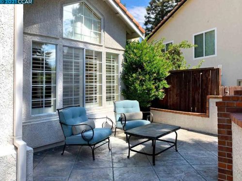 612 Cougar Ct, Vacaville, CA 95688-1005