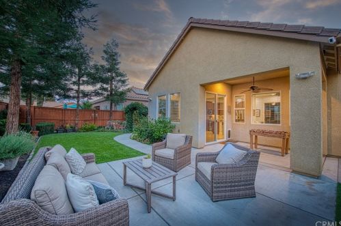 2574 Utah Ave, Fresno CA  93720-3977 exterior