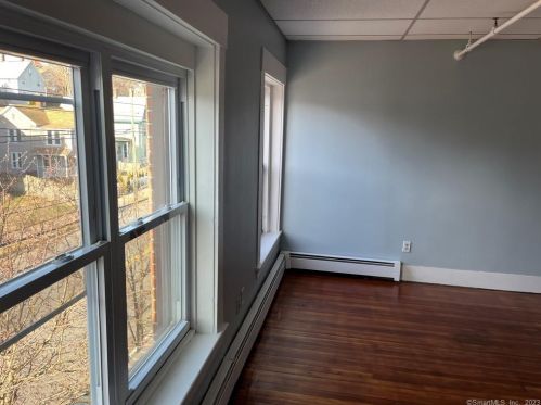 549 Howe Ave, Huntington CT  06484-3188 exterior