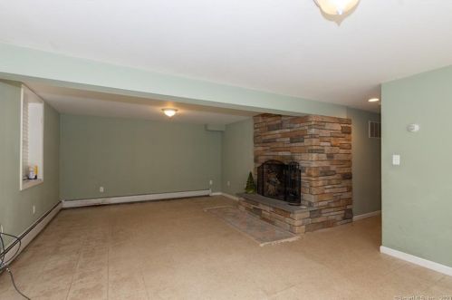 10 Phillips Rd, Norwich CT  06351-7009 exterior