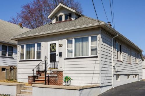 72 Ryle Park Ave, West Paterson, NJ 07424-2530