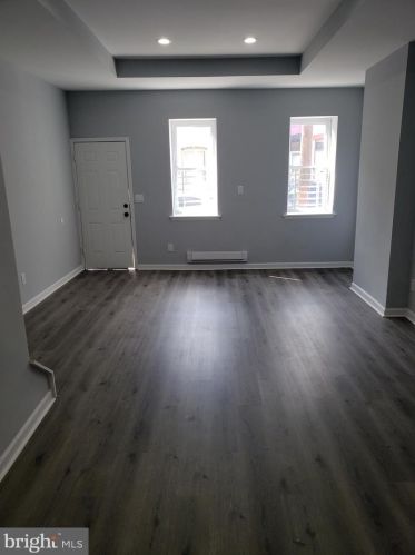 2515 4th St, Philadelphia, PA 19133-3044