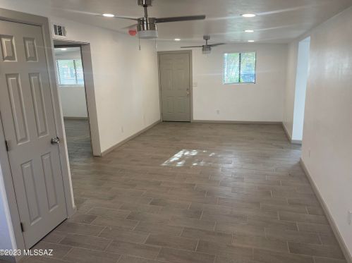5225 Hampton Roads Dr, Tucson, AZ 85706-2551