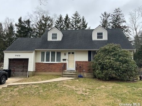 42 Ellen Pl, San Remo NY  11754-3606 exterior