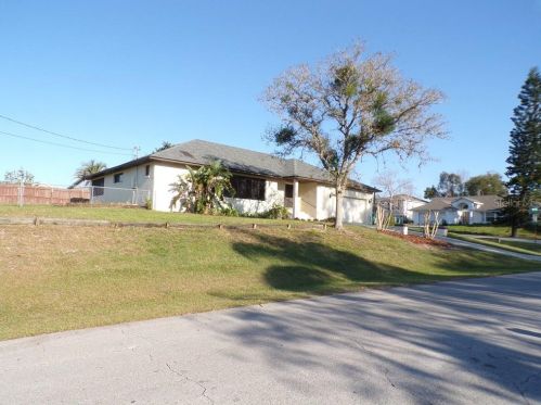 1940 Monterey Dr, Deltona, FL 32738-7752