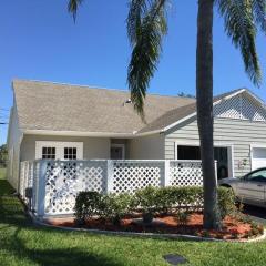 2515 Tropical East Cir, Fort Pierce FL  34952-7230 exterior