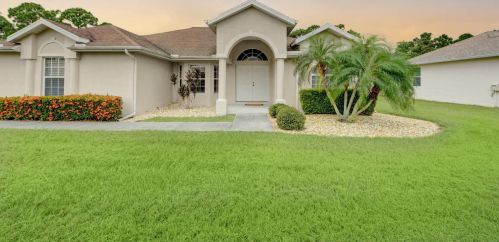 1838 California Blvd, Fort Pierce, FL 34953-1163