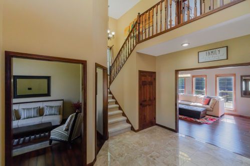 20 Lockerbie Dr, Valpo IN  46385-9287 exterior