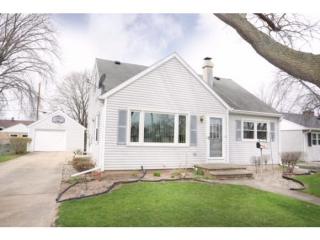 729 Oak St, Neenah, WI 54956-3870
