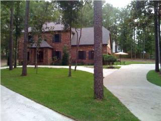 7951 Terry Dr, Mobile, AL 36695-8936