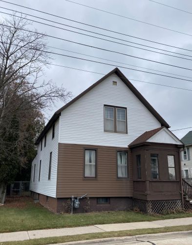 1618 18th St, Two Rivers, WI 54241-2919