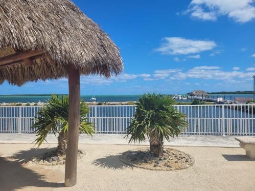 707 Emerald Dr, Key Largo FL  33037-3850 exterior