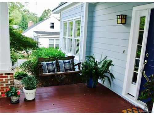 3218 Barnhill Dr, Charlotte, NC 28205-6201