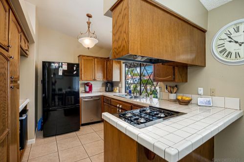 22335 Osprey Ct, Wildomar CA  92595-8147 exterior