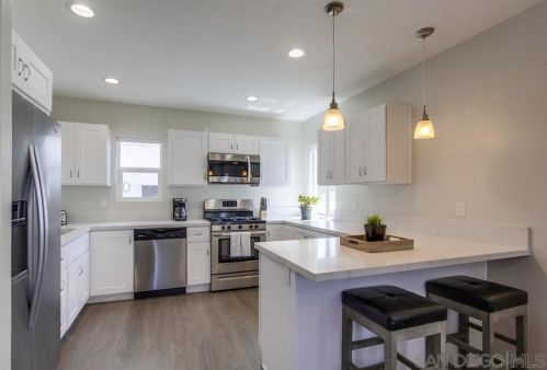 1261 Goshen St, San Diego CA 92110-1403 exterior