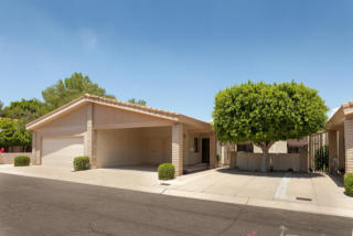 2704 Shaw Butte Dr, Phoenix, AZ 85028-1122