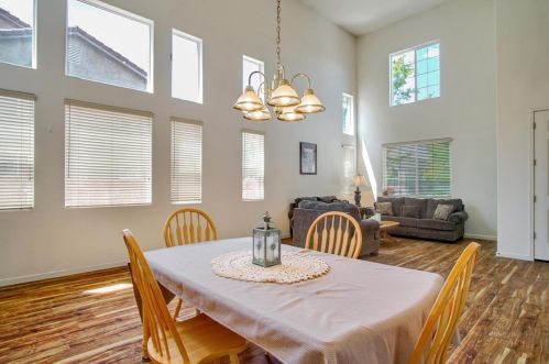 361 Majestic Dr, Hollister CA  95023-7032 exterior
