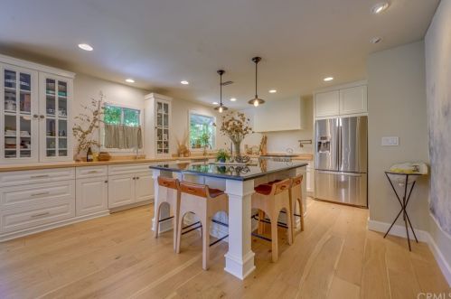 3079 Knoxville Ave, Long Beach, CA 90808-4044