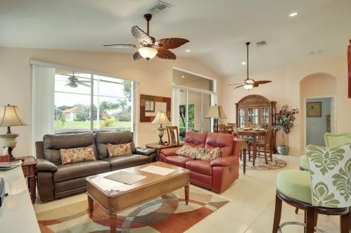 11713 Derbyshire Ln, Boynton Beach, FL 33437-1687